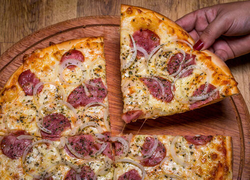 Pizza Calabresa: 14.800 Kz / 19.500 Kz